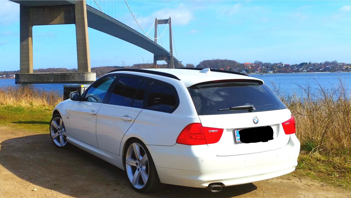 BMW 320d Touring billede 1