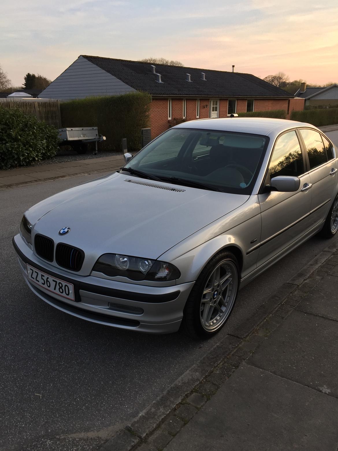 BMW E46 323i billede 2