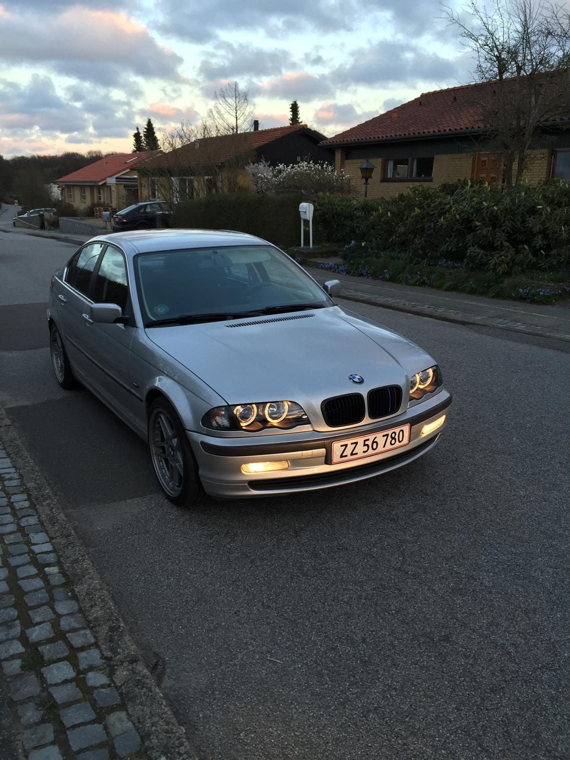 BMW E46 323i billede 1