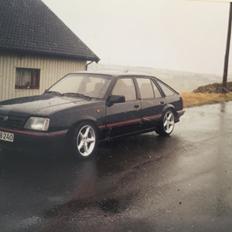 Opel Ascona 2.0i GT