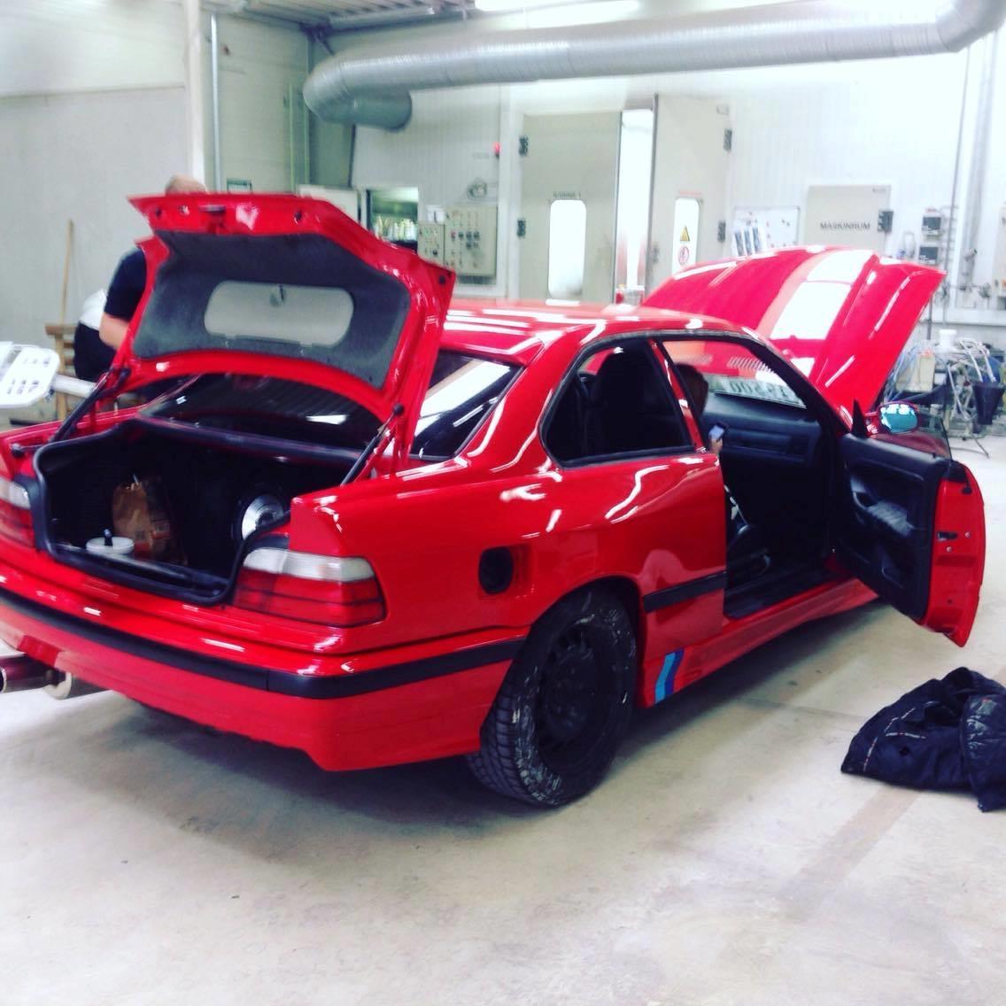 BMW e36 Coupe - Færdigsamlet fra maler, på nær spoileren. billede 11