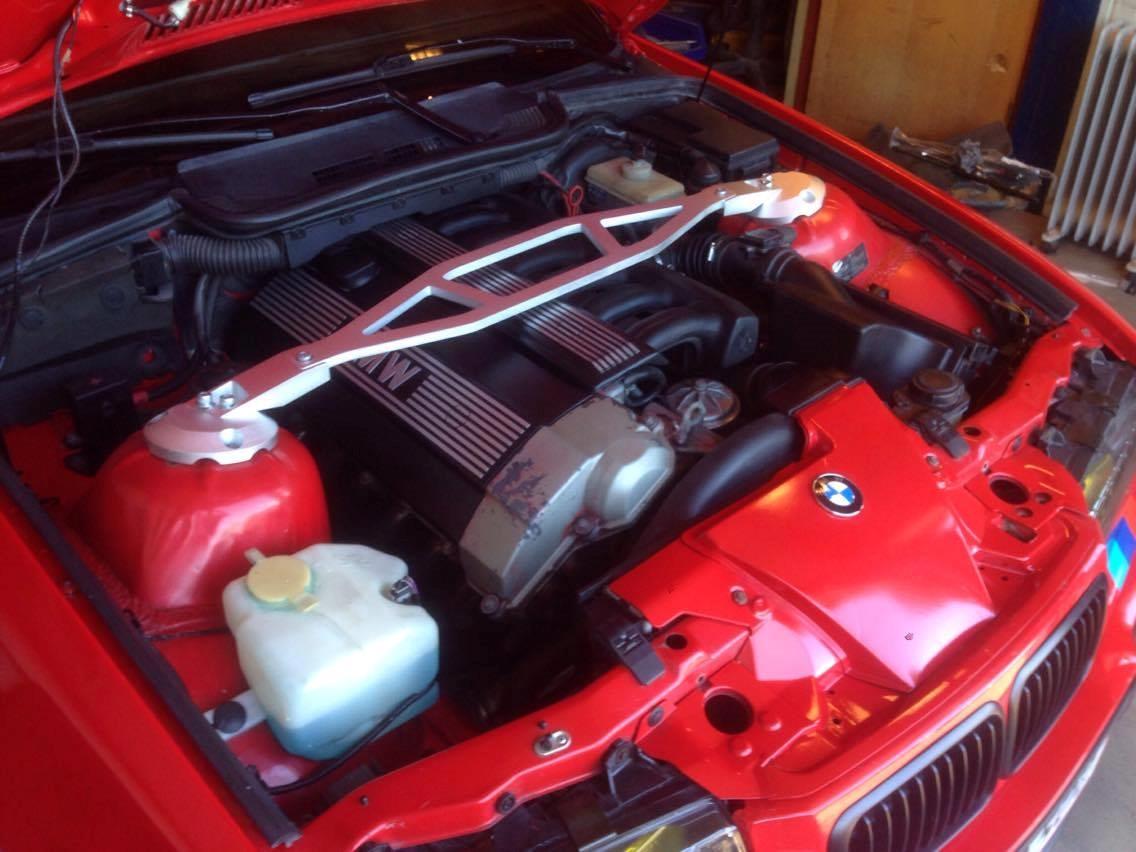 BMW e36 Coupe - Ganske almindeligt motorrum.. billede 9