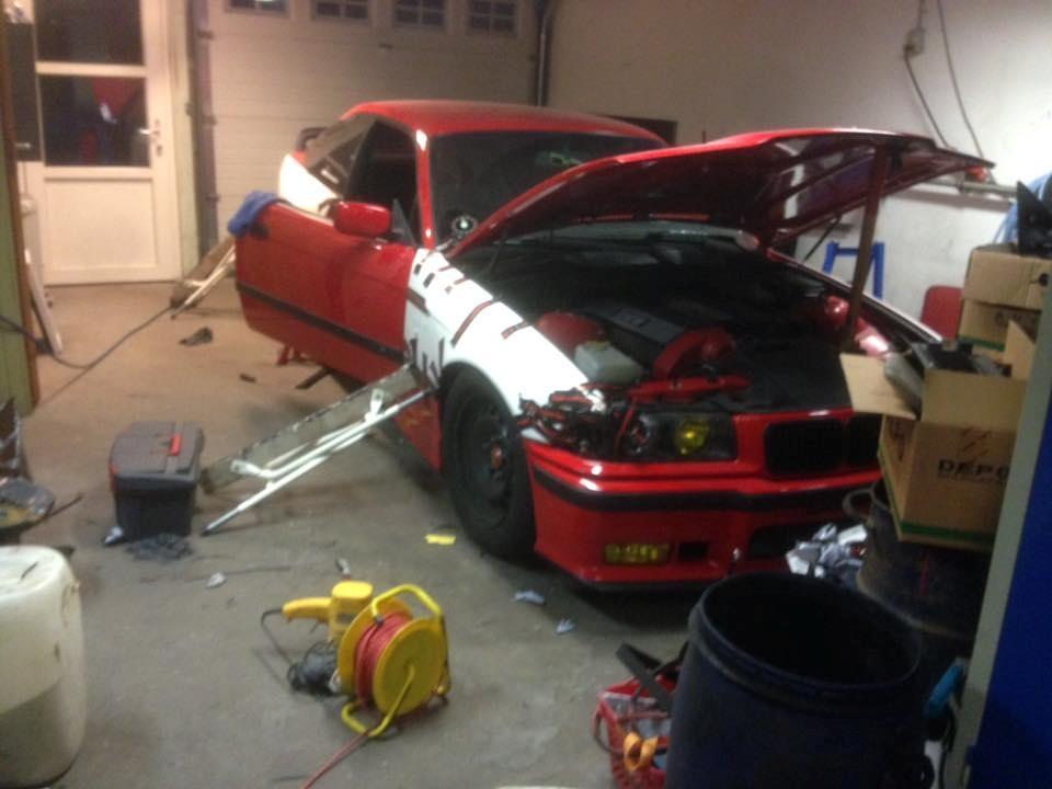 BMW e36 Coupe - Rodebutikken hvor det hele foregår. billede 16