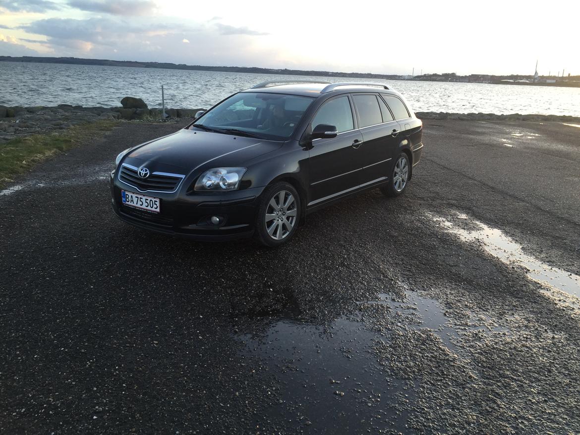 Toyota Avensis T25 facelift billede 1