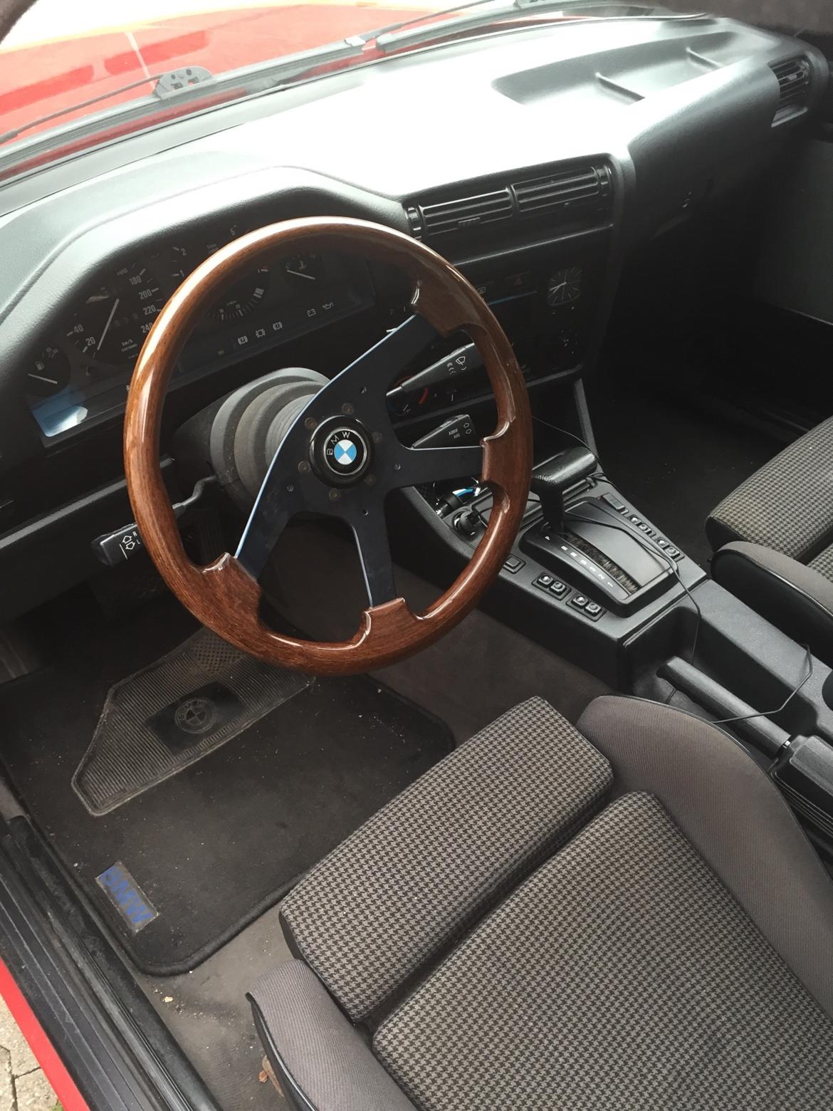 BMW E30 320i billede 10