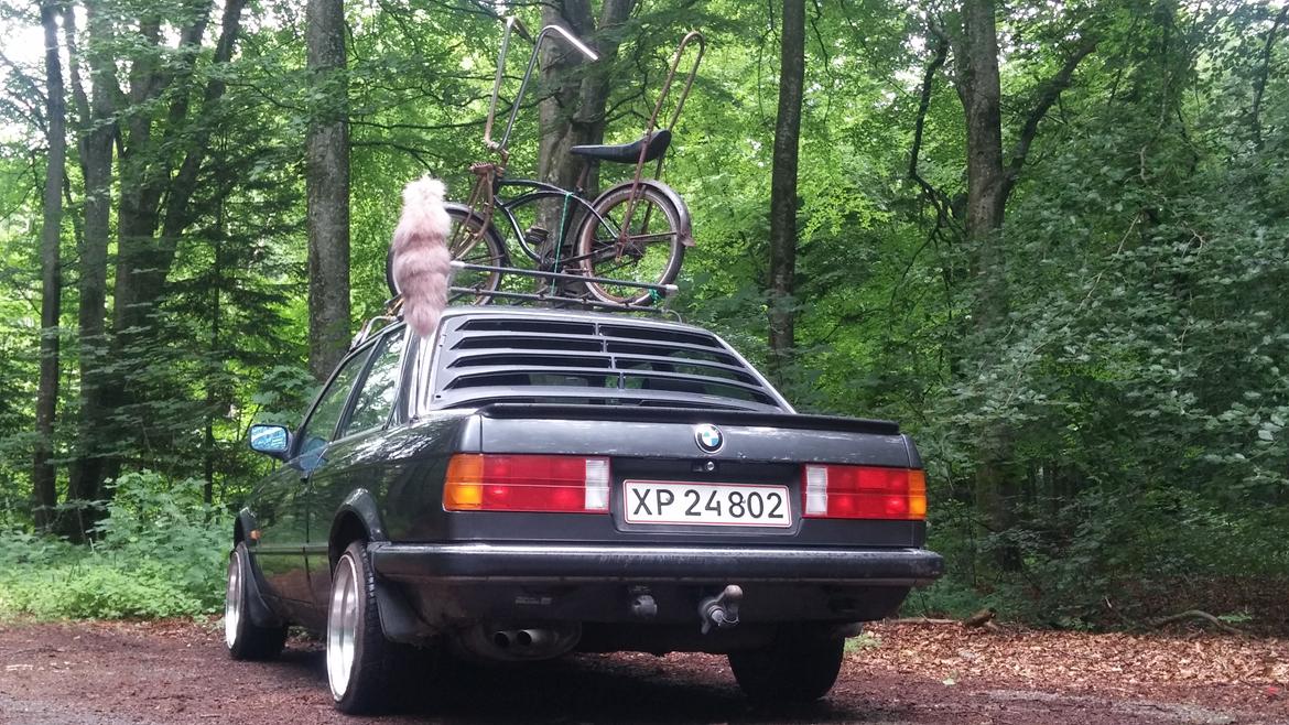 BMW E30 323iA billede 2