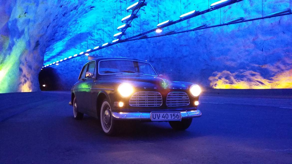 Volvo Amazon Quick - Amazonen i verdens længste biltunnel 24,5 km lang, restepladsen i tundlen var blåtoplyst billede 2