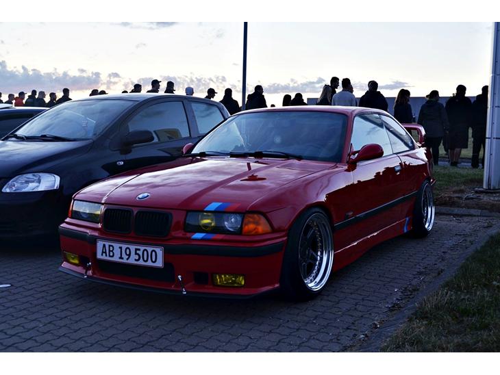 {{currentPhoto.altText}} billede {{currentPhoto.number}}