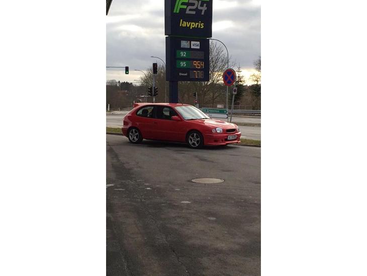 {{currentPhoto.altText}} billede {{currentPhoto.number}}