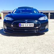 Tesla P85D