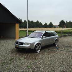 Audi A6 4,2 V8 QUATTRO AVANT TIPTRONIC (Tidl. Bil)