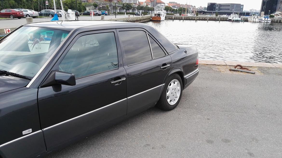Mercedes Benz 300E solgt billede 5