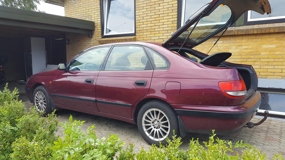 Toyota Carina E billede 2