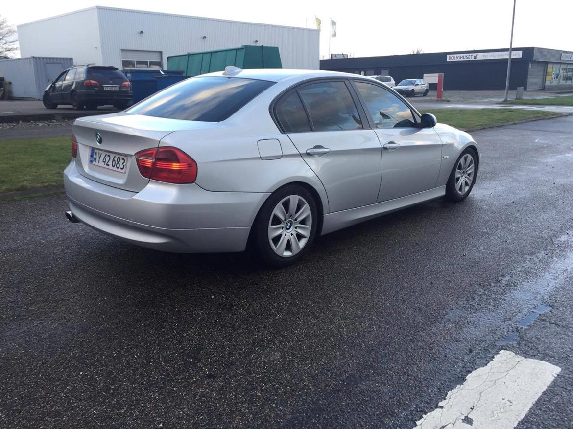 BMW e90 320 d billede 15