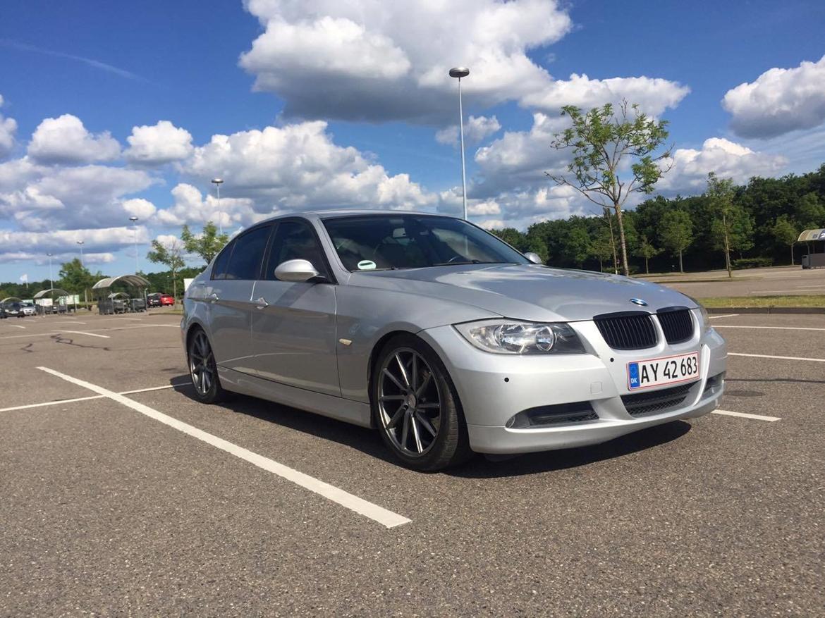 BMW e90 320 d billede 17