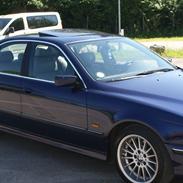 BMW 523i