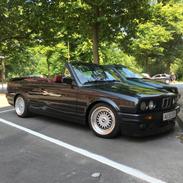 BMW E30 325i cabriolet M Tech 2