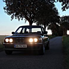 BMW E30 318i