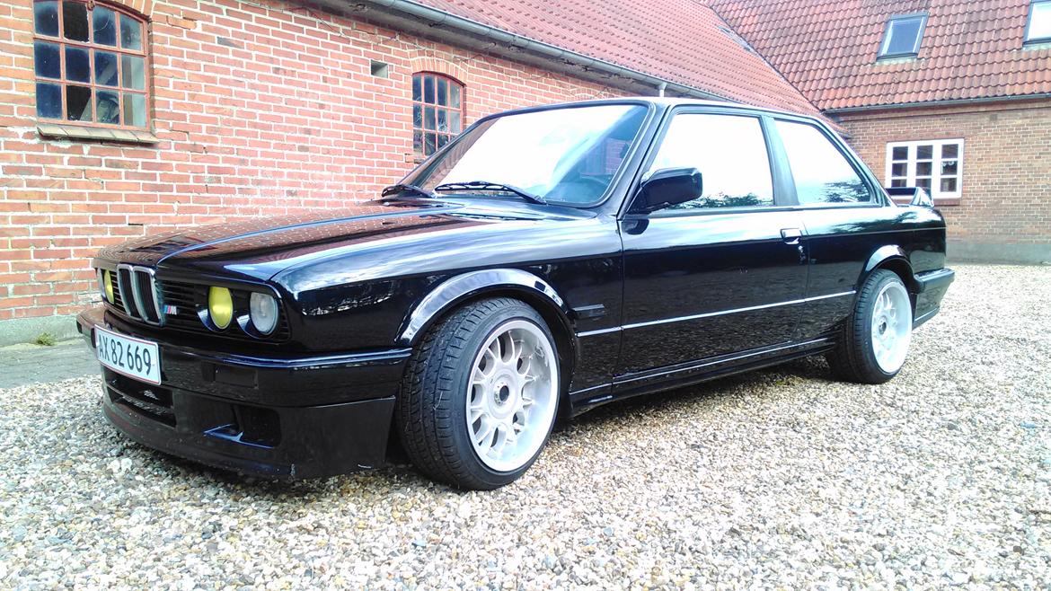 BMW E30 335i billede 1