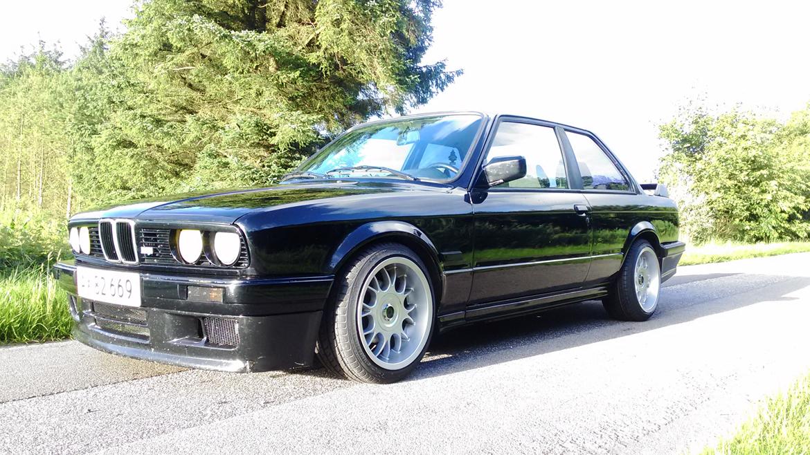 BMW E30 335i billede 2