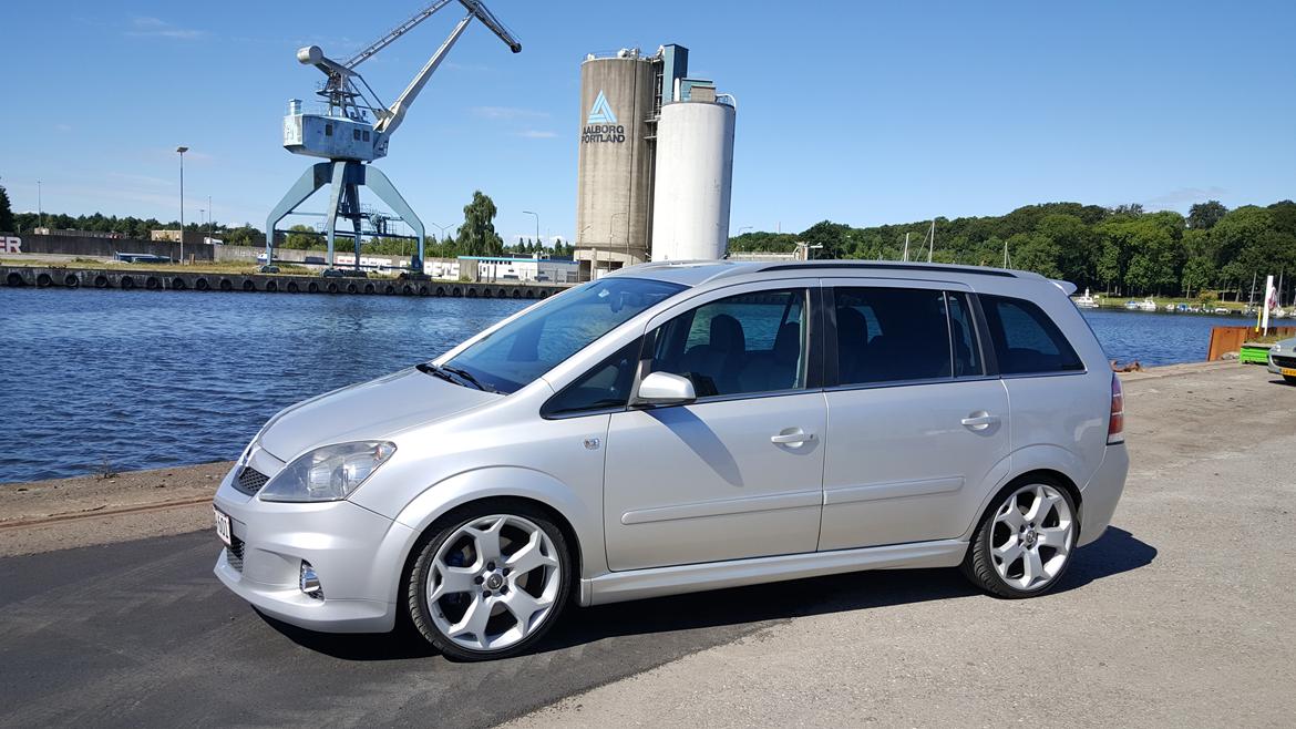 Opel zafira b opc