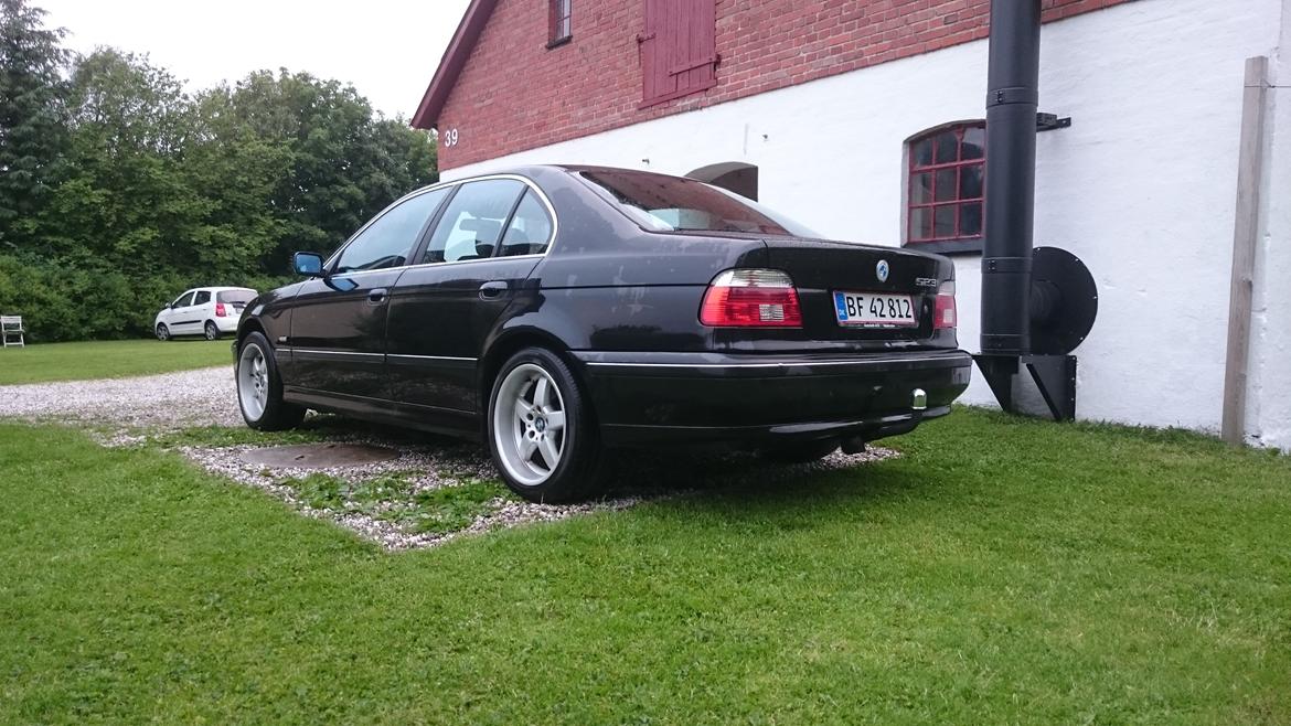 BMW E39 523i Steptr. - Nyvasket :) billede 5