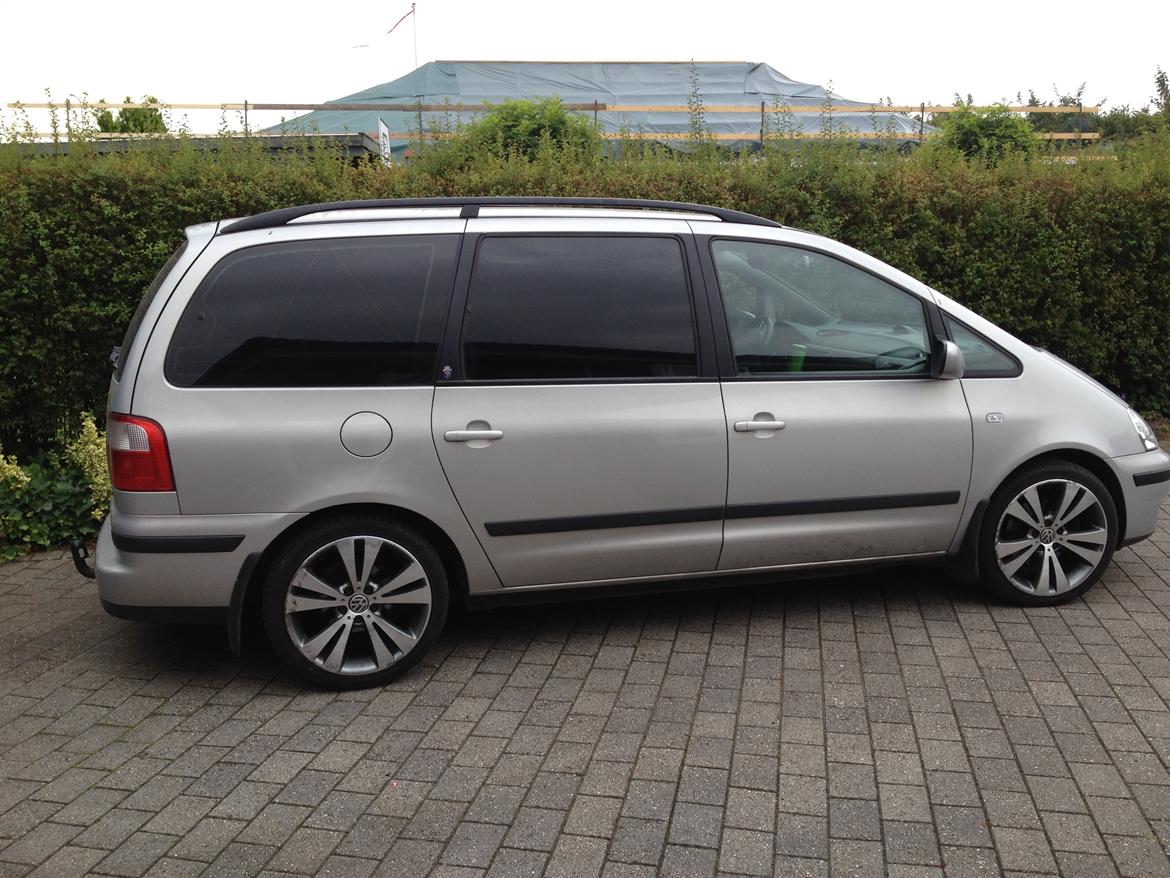 Ford Galaxy 1.9 TDi Ghia billede 2