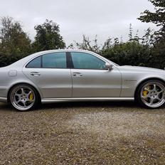 Mercedes Benz E 55 AMG    ( W211) 