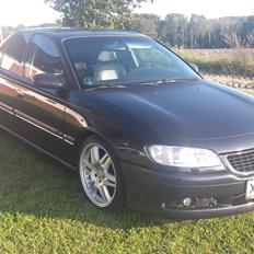 Opel omega mv6