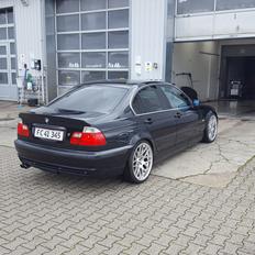 BMW  E46 328i 