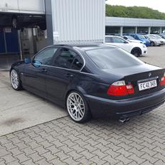 BMW  E46 328i 