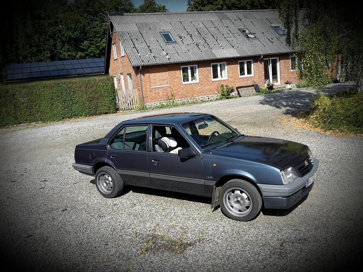 Opel Ascona c 2,0 i billede 2