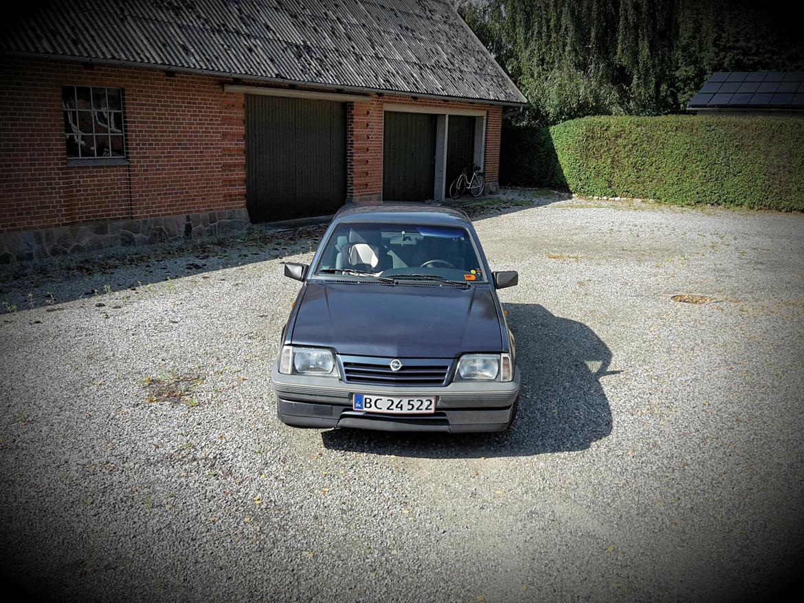 Opel Ascona c 2,0 i billede 3