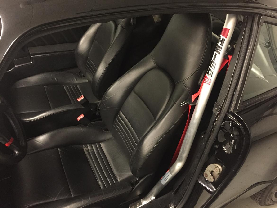 Porsche 911 - El sæder fra en 964, dør siderne skal skiftes ud med RS dørsider med rød strop håndtag billede 11