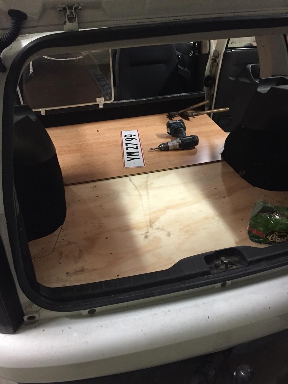 VW Polo Classic 1.9 DTI=(Der træbund i) billede 6