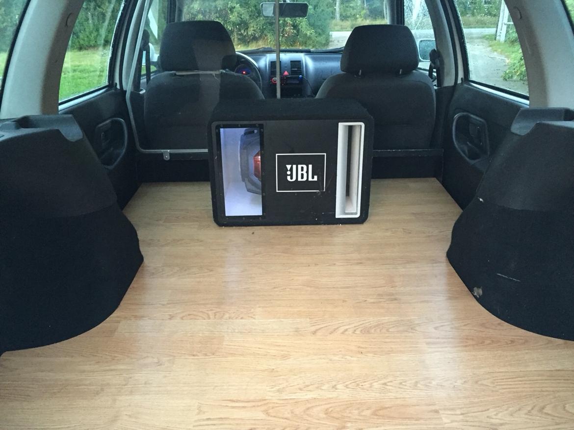 VW Polo Classic 1.9 DTI=(Der træbund i) billede 11