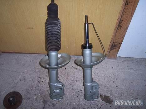 VW Golf 3 - solgt - Nye støddæmpere billede 11