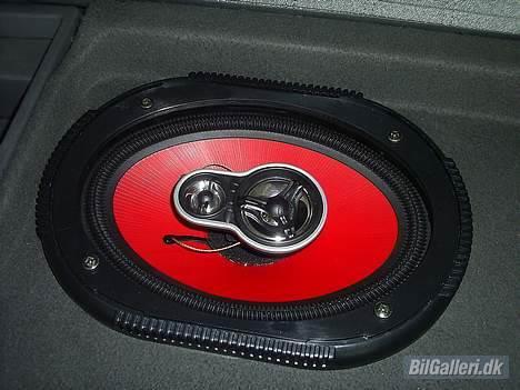 Nissan Micra K10 - Død - Ice 6x9 300w billede 4