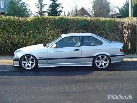 BMW 325i coupe *SOLGT* billede 2