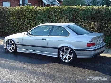 BMW 325i coupe *SOLGT* billede 4