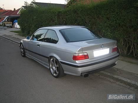 BMW 325i coupe *SOLGT* billede 5