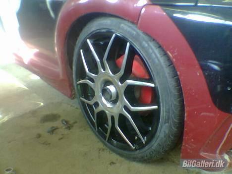 Peugeot 106 XS 1,6 SOLGT - Så blev bilen sænket ;) og lige et billede af de nye fælge ;D billede 17