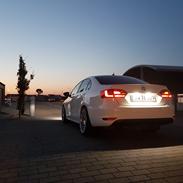 VW Jetta 2.0 TDI DSG Highline 