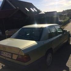 Mercedes Benz W124 250D