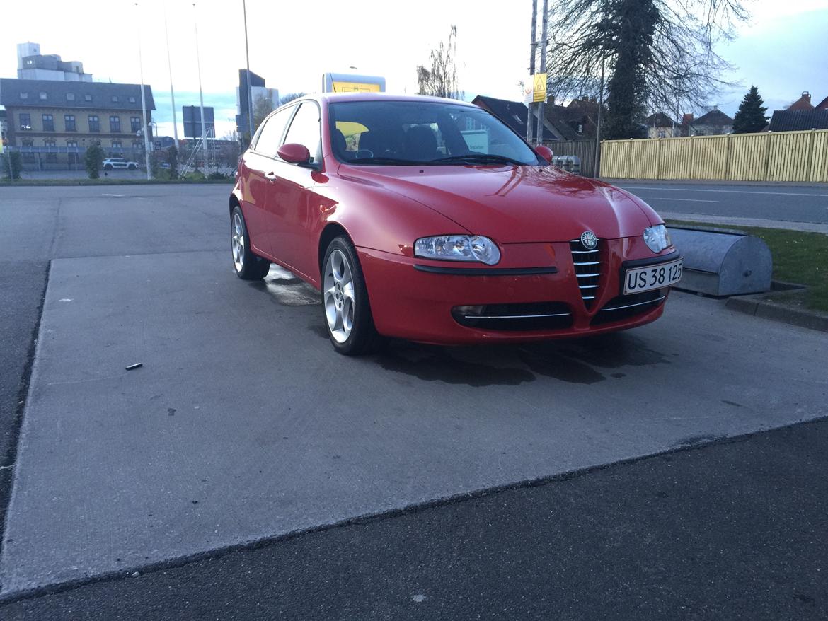 Alfa Romeo 147 Lusso  - Nu med nye 17" selespeed fælge billede 4