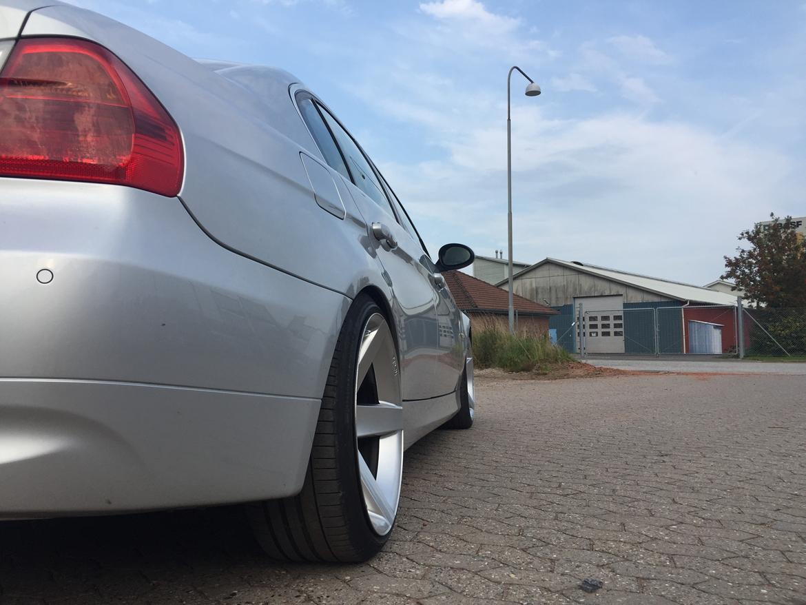 BMW 330i E90 Aut. billede 4