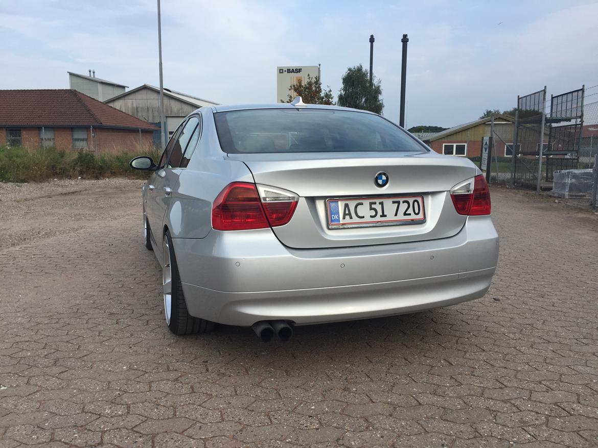 BMW 330i E90 Aut. billede 5