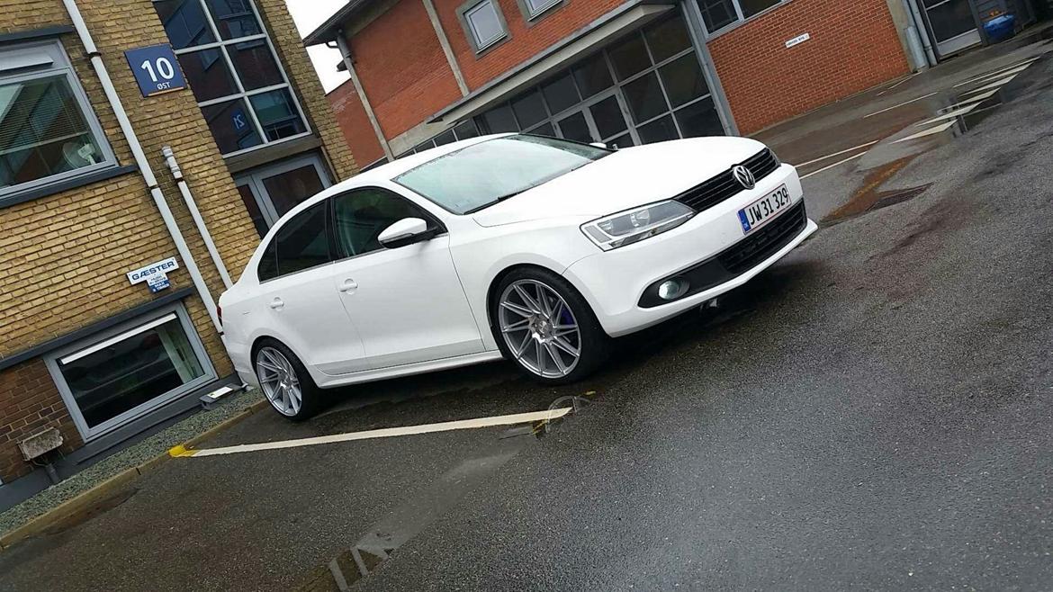 VW Jetta 2.0 TDI DSG Highline  billede 16