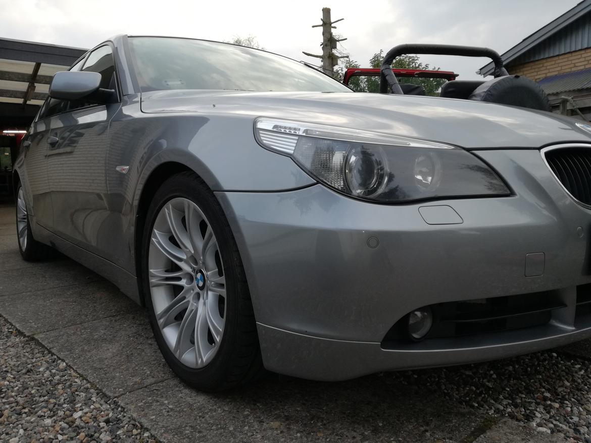 BMW 525i / SOLGT billede 2