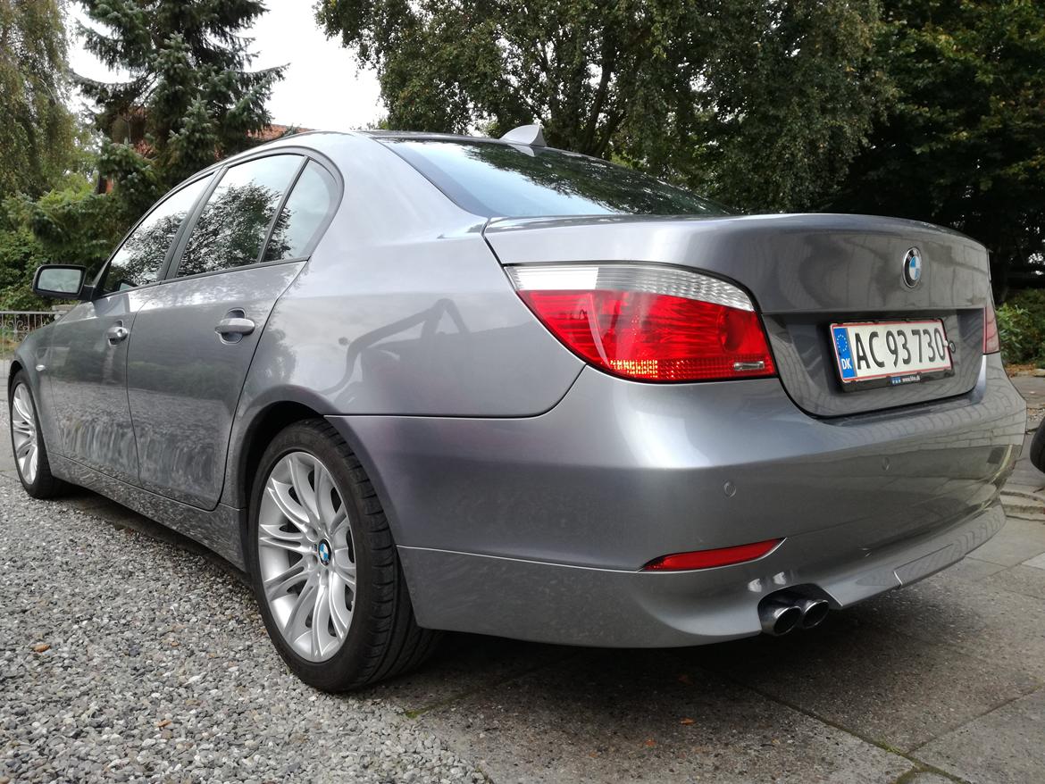 BMW 525i / SOLGT billede 4